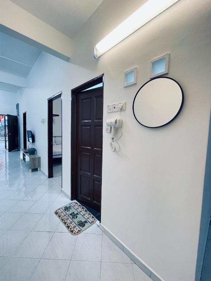 Comfort Semi D House, 1 Min To Town By Mr Holiday home Teluk Intan