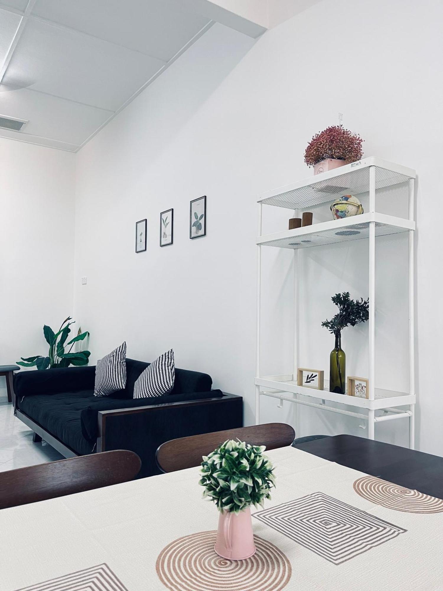 Holiday home Comfort Semi D House, 1 Min To Town By Mr