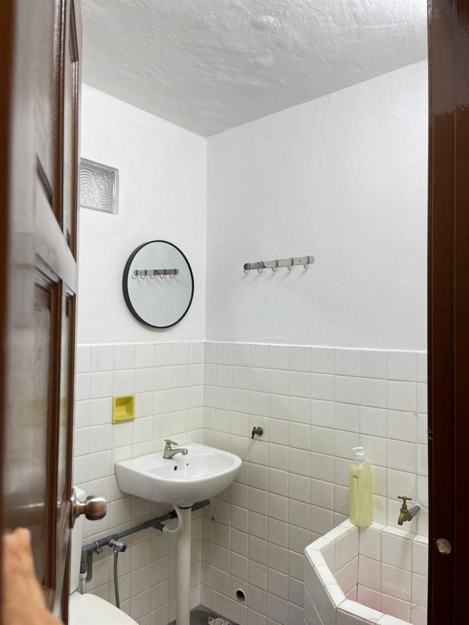 Holiday home Comfort Semi D House, 1 Min To Town By Mr *